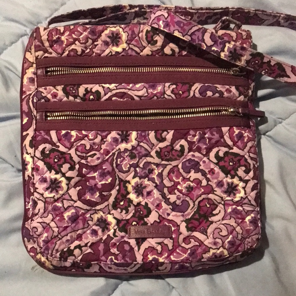 Vera Bradly 3 Zip never used
